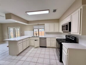 9510 Newberry Dr in Austin, TX - Building Photo - Building Photo