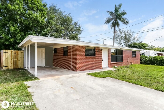 5803 Sullivan Rd in Jupiter, FL - Building Photo