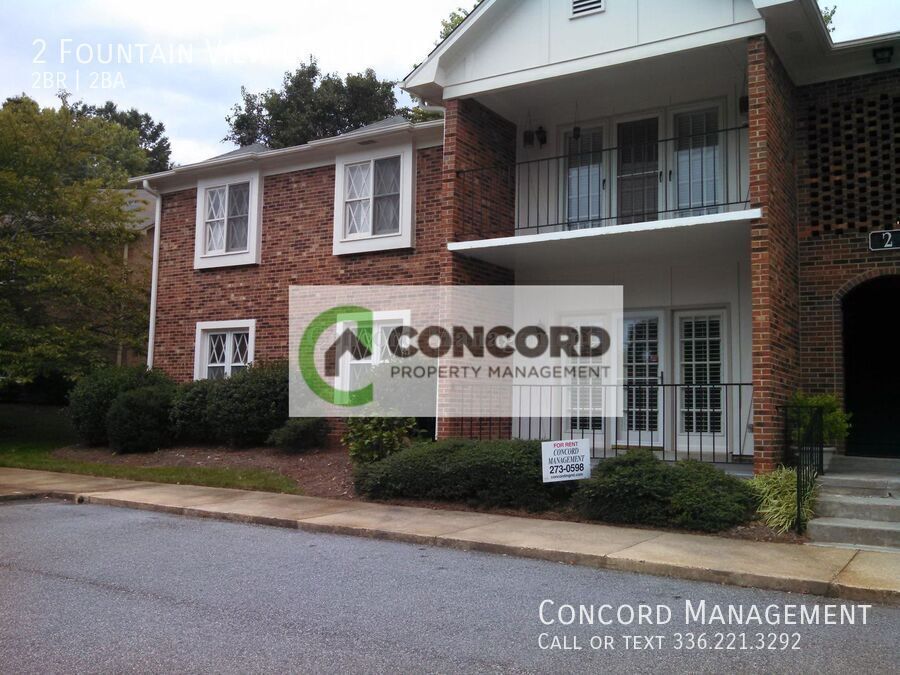 2 Fountain View Cir in Greensboro, NC - Building Photo