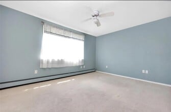 121 Sullivan Ave in Farmingdale, NY - Building Photo - Building Photo