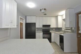 4914 Louise St in Skokie, IL - Building Photo - Building Photo