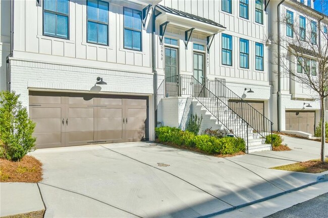 5858 Westin Rd in Sandy Springs, GA - Building Photo - Building Photo