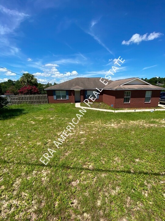 1225 Northview Dr in Crestview, FL - Building Photo