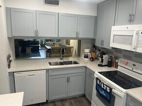 6372 Palma Del Mar Blvd S in St. Petersburg, FL - Building Photo - Building Photo