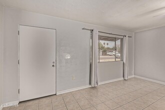 1122 W Elna Rae St in Tempe, AZ - Building Photo - Building Photo