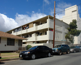 McCully Terrace in Honolulu, HI - Building Photo - Building Photo