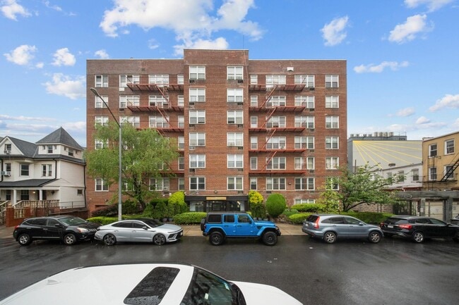 property at 720 E 31st St