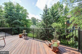 8639 Terrace Garden Way in Bethesda, MD - Building Photo - Building Photo
