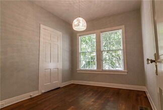 1918 Robbins Pl in Austin, TX - Building Photo - Building Photo