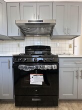 34 E 16th St in Bayonne, NJ - Building Photo - Building Photo
