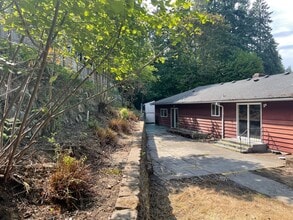 3533 NE 17th Pl in Renton, WA - Foto de edificio - Building Photo