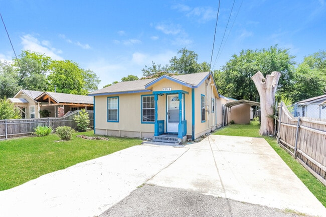 8914 Cardella Ave in Dallas, TX - Building Photo - Building Photo