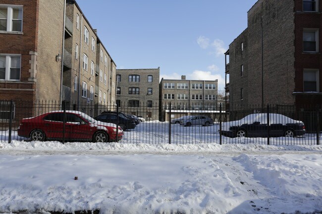 2101 E 67th St in Chicago, IL - Building Photo - Building Photo