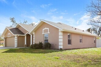 4995 Hurley Ave in North Port, FL - Foto de edificio - Building Photo