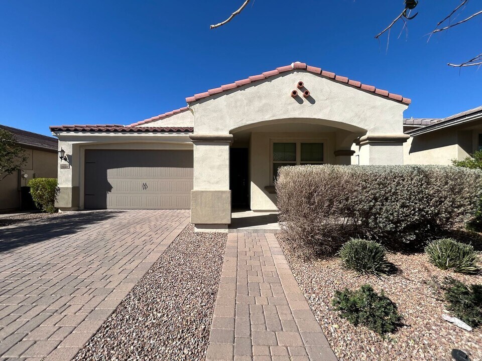 10560 East Sebring Avenue in Mesa, AZ - Building Photo