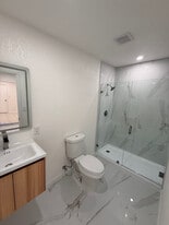 10424 SW 7th St in Miami, FL - Building Photo