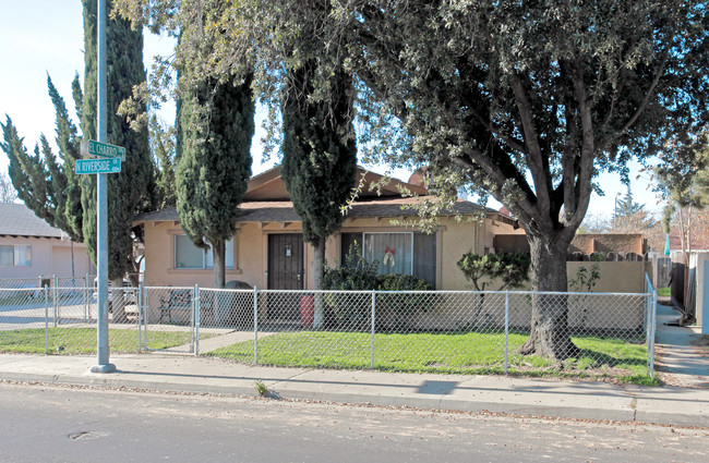 405-407 N Riverside Dr in Modesto, CA - Building Photo - Building Photo