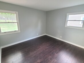 202 E Streamwood Blvd in Streamwood, IL - Building Photo - Building Photo