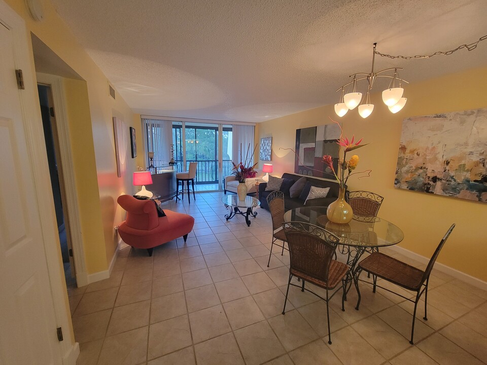 25806 Cockleshell Dr in Bonita Springs, FL - Building Photo