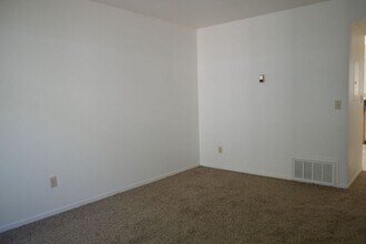 3907 Pheasant Dr-Unit -3 in Carson City, NV - Building Photo - Building Photo