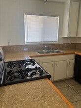 13157 Central Rd in Apple Valley, CA - Building Photo - Building Photo