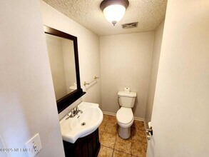 229 Kettering Ct in Orange Park, FL - Building Photo - Building Photo