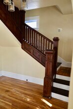 8607 SE Morrison St in Portland, OR - Foto de edificio - Building Photo