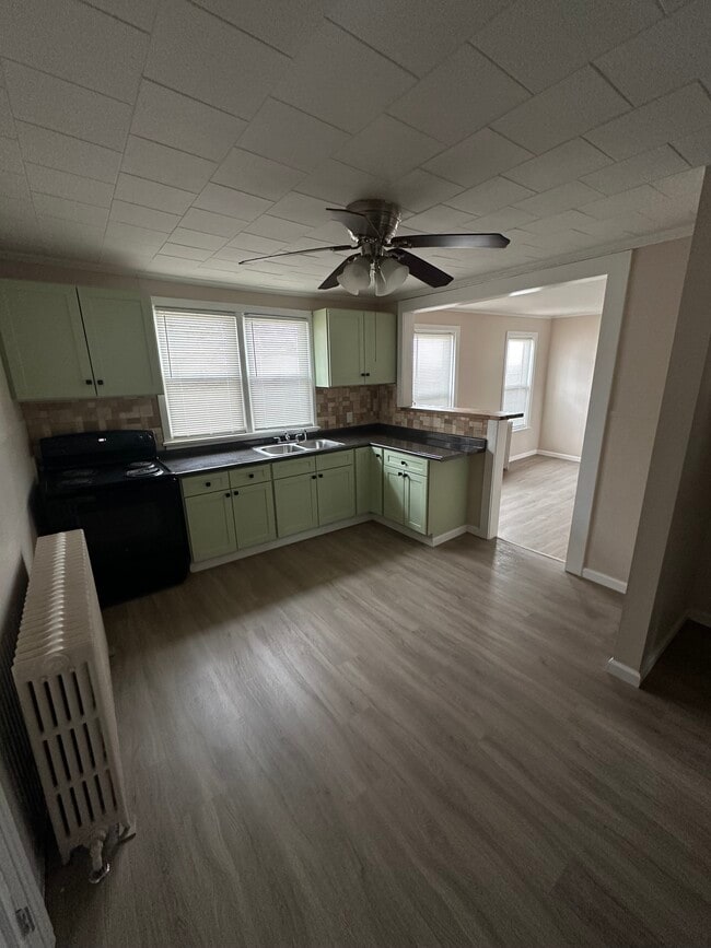 2430 3rd Ave, Unit FL.2