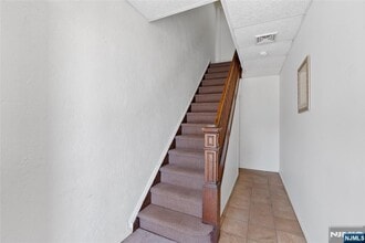 273 Centre Ave in Secaucus, NJ - Foto de edificio - Building Photo
