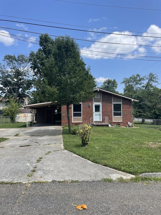 1728 Garden View Ln in Knoxville, TN - Building Photo