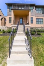 1084 Bryden Rd in Columbus, OH - Building Photo - Building Photo