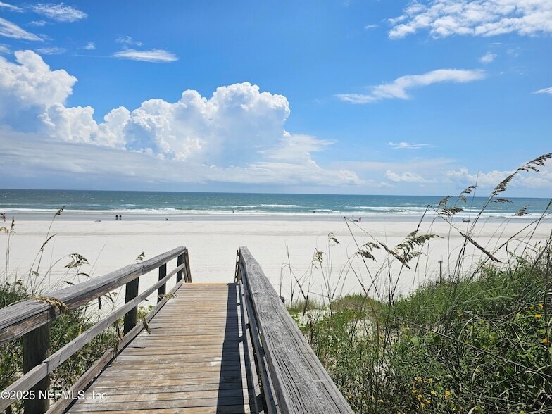 6300 Jimmy Buffett Mem Hwy, Unit B21D in St. Augustine, FL - Building Photo