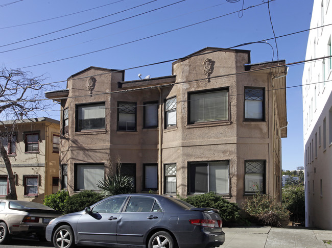 627 Beacon St in Oakland, CA - Foto de edificio - Building Photo