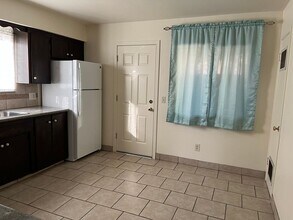 4831 E University Ave in Fresno, CA - Building Photo - Building Photo