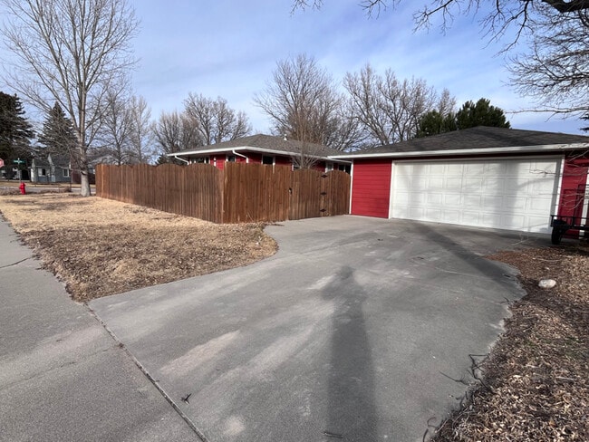 302 E Hamilton St in Morrill, NE - Foto de edificio - Building Photo