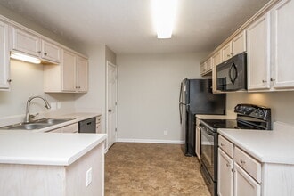 1413 Chesterbrook Ct in Nashville, TN - Foto de edificio - Building Photo