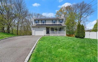 3 Ridge Ln in Shelton, CT - Building Photo