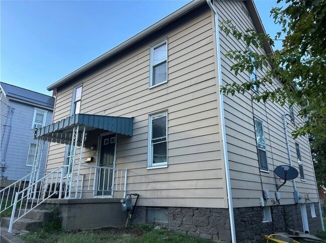 25 E Craig St in Uniontown, PA - Building Photo - Building Photo