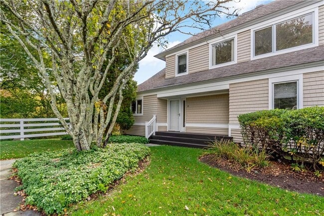 property at 4 Polo Club Rd
