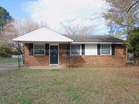 2300 Willow Rd in Greensboro, NC - Building Photo