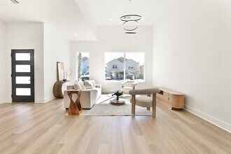 8133 Cabot St in Houston, TX - Building Photo - Building Photo