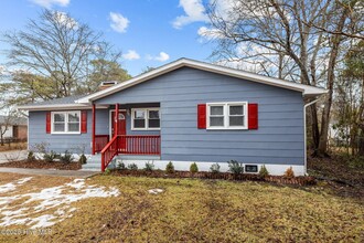 2617 W Forest Dr in Newport, NC - Building Photo - Building Photo