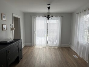 48 Reddick St in Belleville, ON - Building Photo - Building Photo