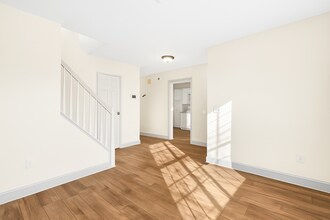 208 Yearling Loop in Jacksonville, NC - Building Photo - Building Photo