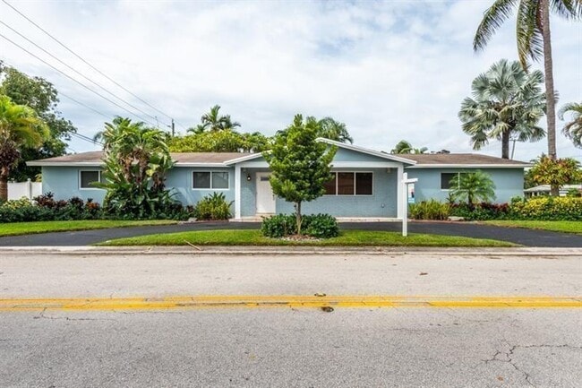 property at 818 N 12th Ave