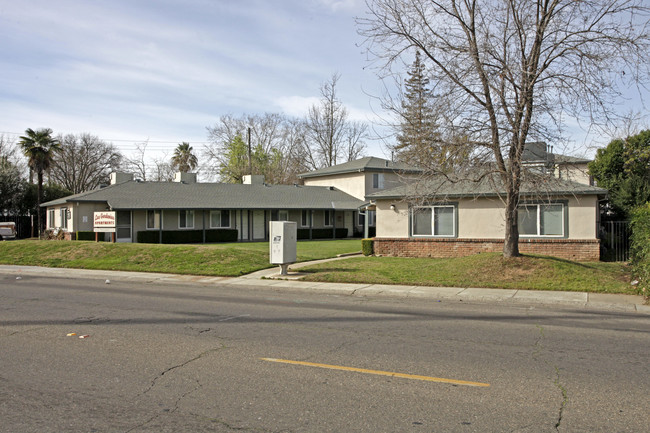 Las Gardenias in Sacramento, CA - Foto de edificio - Building Photo