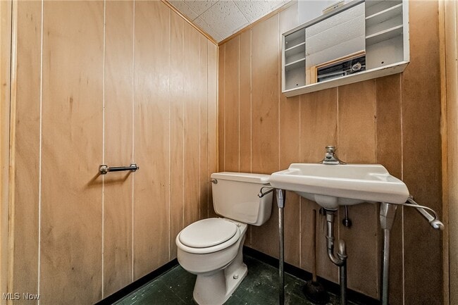 property at 24111 Edgehill Dr