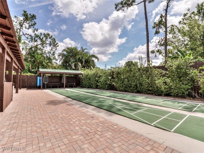 15425 Cedarwood Ln in Naples, FL - Building Photo - Building Photo