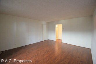 6115 Whitsett Ave in Los Angeles, CA - Building Photo - Building Photo