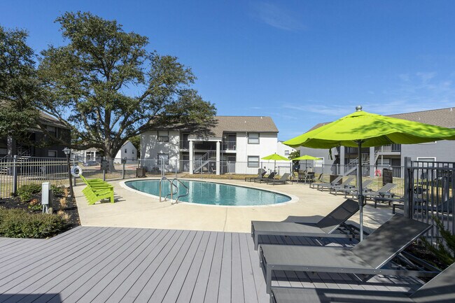 The Grove at Southwood in College Station, TX - Foto de edificio - Building Photo